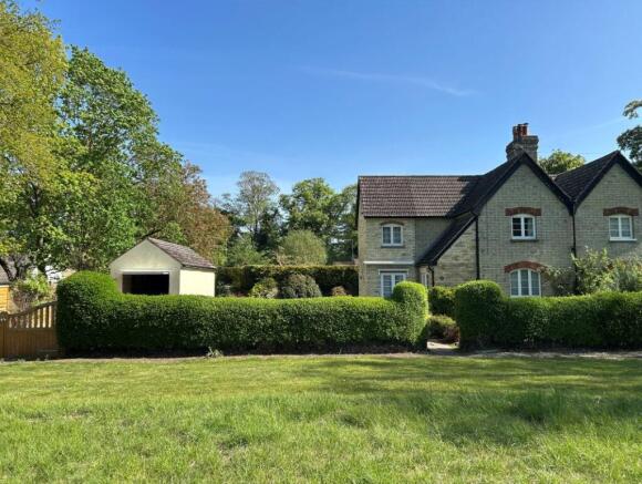3 bed property, in 12 Station Road, £225,000