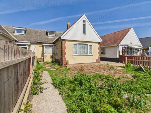 2 bed property, in Radio St Peters, £85,000
