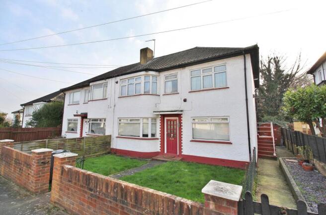 2 bed property, in Hexham Gardens, £400,000