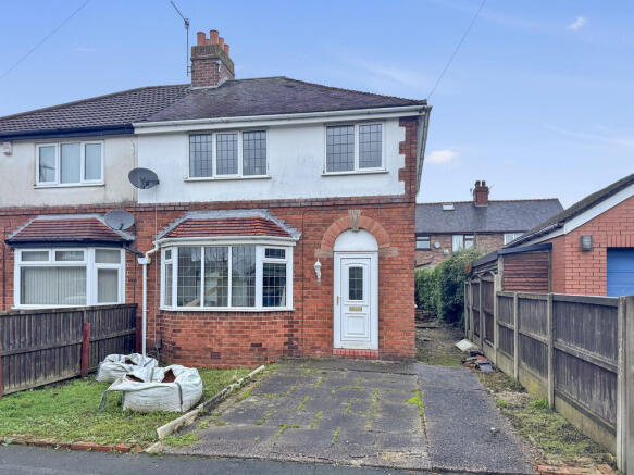 3 bed property, in Clive Avenue, £190,000