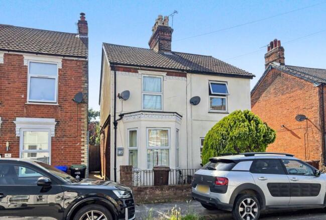 3 bed property, in 40 Levington Road, £125,000