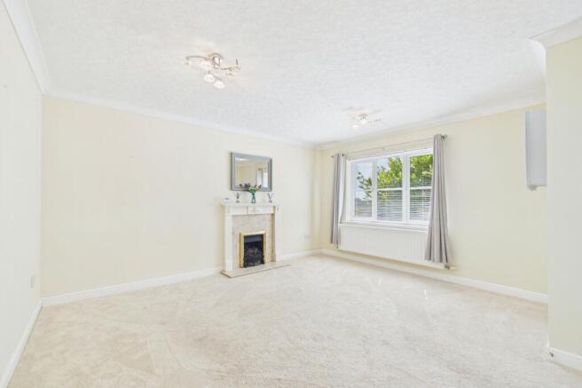 2 bed property, in Laurel Bank, £230,000