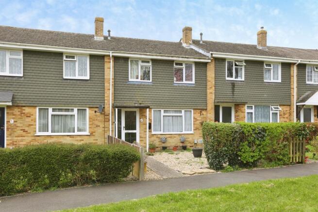 3 bed property, in Greendale Close, £190,000