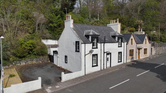4 bed property, in Langside, £185,000