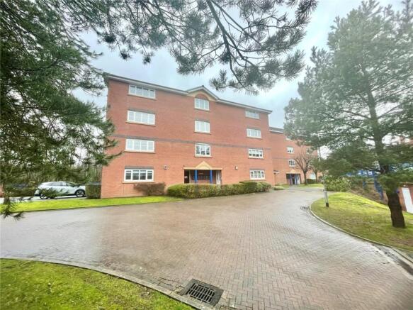 2 bed property, in Mountbatten Close, £125,000