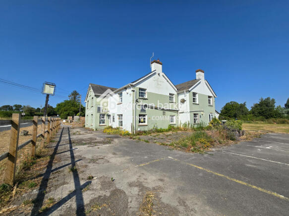 7 bed property, in Cashmoor Inn, £250,000