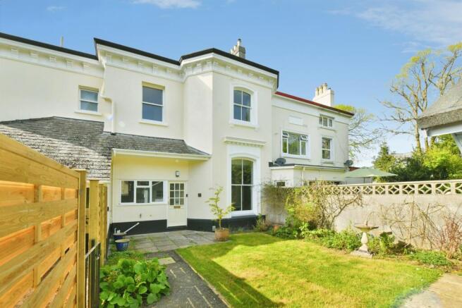 2 bed property, in Mannamead Avenue, £325,000