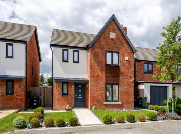 3 bed property, in Keighley Close, £425,000
