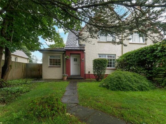 3 bed property, in Cartsbridge Road, £240,000