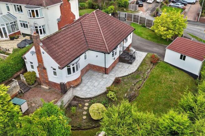 3 bed property, in Showell Lane, £450,000
