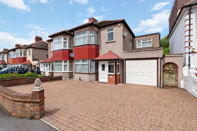 4 bed property, in Wandle Road, £850,000