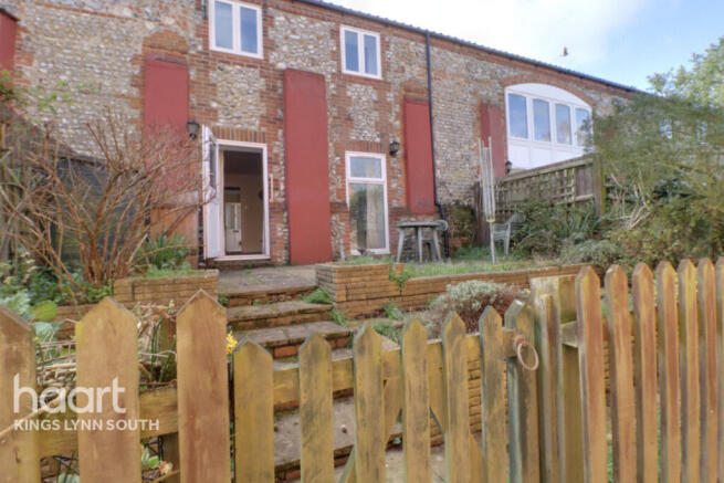3 bed property, in Abbeyfields, £185,000