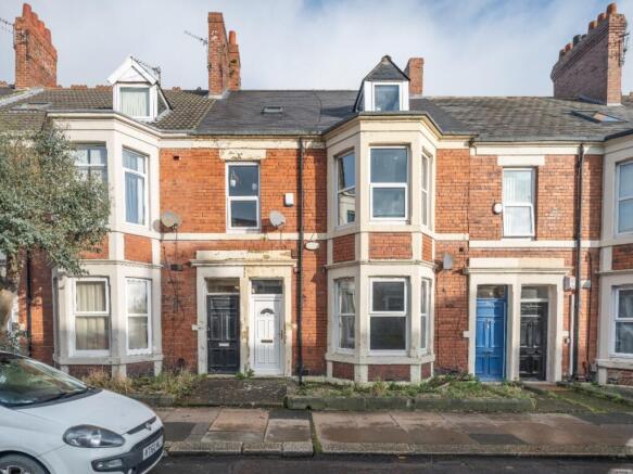 2 bed property, in Forsyth Road, £210,000