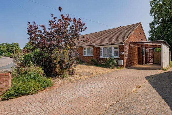 2 bed property, in Little Paxton, £325,000