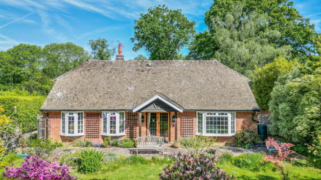 3 bed property, in Burgh Hill, £750,000