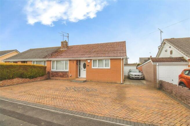 3 bed property, in Avon Road, £285,000