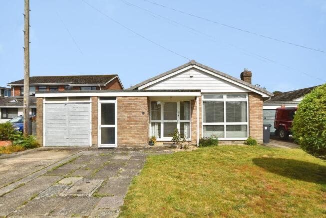 2 bed property, in Shakespeare Road, £395,000