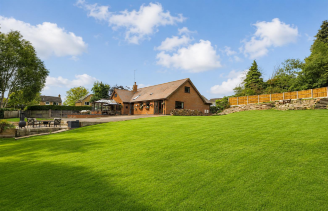 5 bed property, in Eaves Lane, £595,000