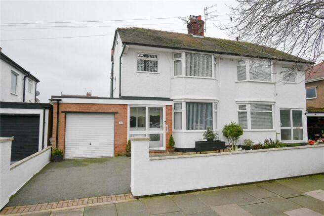 3 bed property, in Stanton Road, £270,000