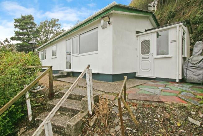 3 bed property, in Sunnyvale Road, £325,000