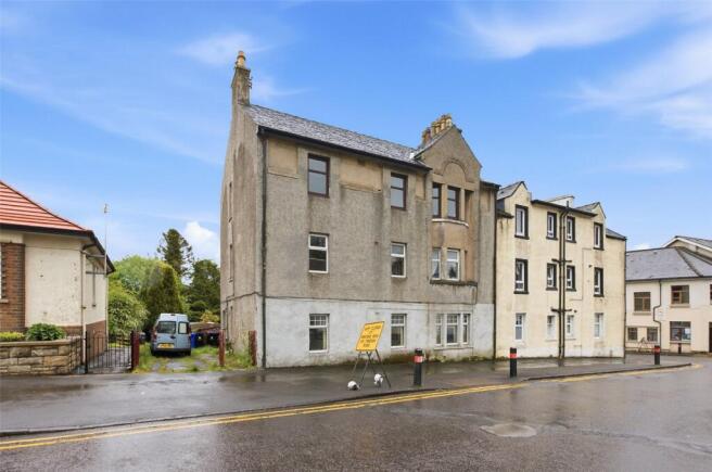 2 bed property, in Buchanan Street, £50,000