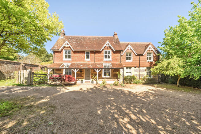 6 bed property, in London Road, £1,100,000