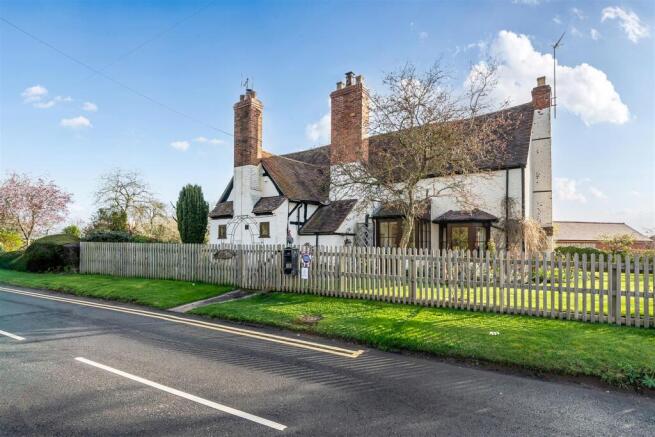 3 bed property, in Wadborough Road, £1,670,000