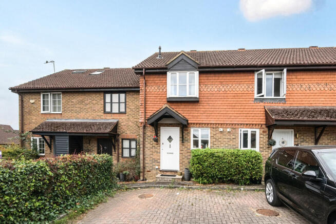2 bed property, in Coleridge Close, £330,000