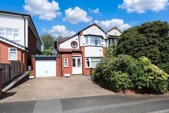 3 bed property, in Silverdale Avenue, £300,000