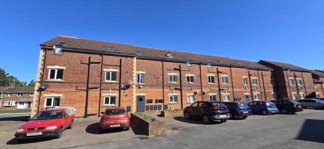 2 bed property, in 74 Cambridge Court, £25,000