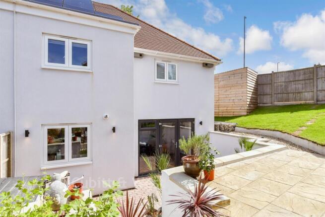 3 bed property, in Carden Hill, £450,000