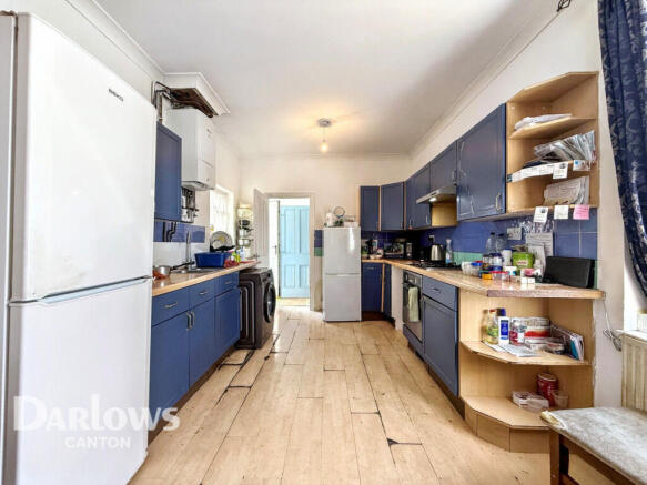 5 bed property, in Atlas Road, £350,000