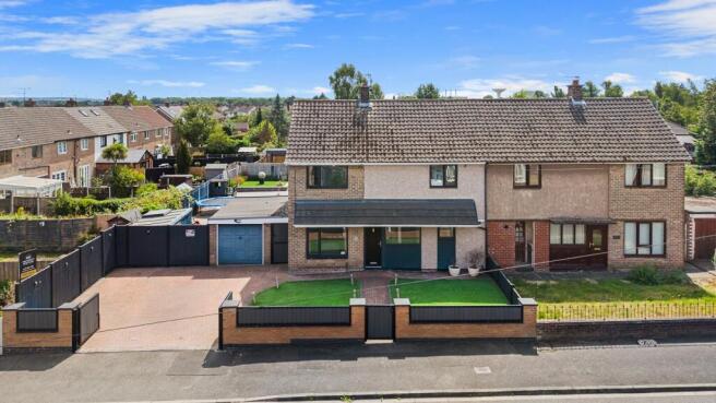 4 bed property, in Pendleton Green, £250,000
