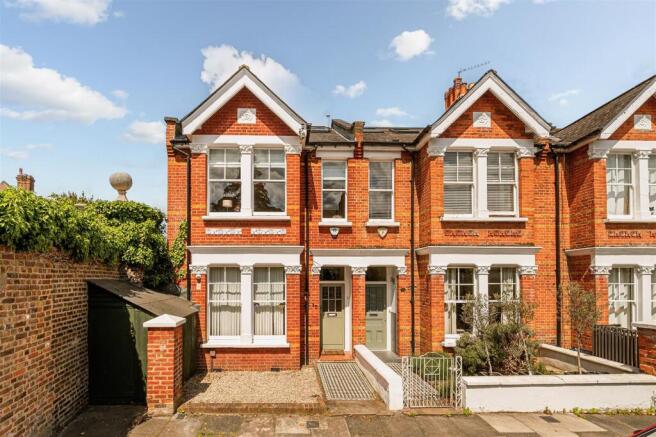 4 bed property, in Chaucer Road, £1,250,000
