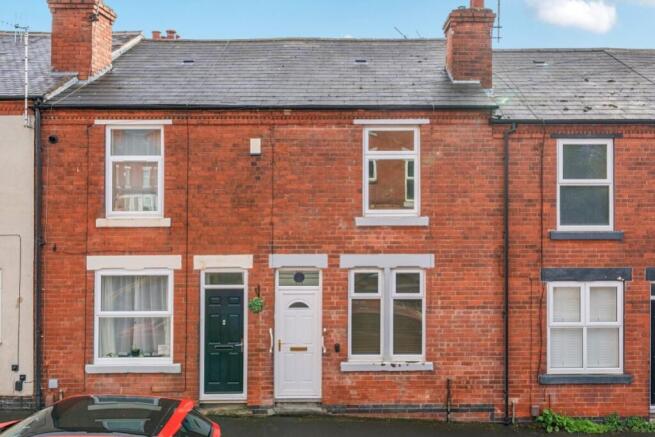 2 bed property, in Sceptre Street, £180,000