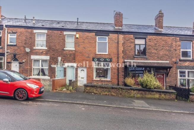 2 bed property, in Cowling Brow, £125,000