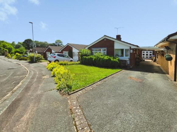 2 bed property, in Clyde Avenue, £205,000