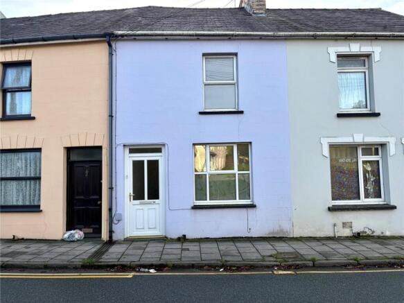 3 bed property, in High Street, £139,950