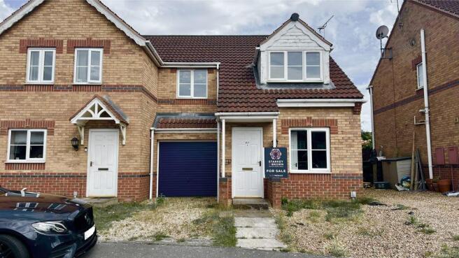 3 bed property, in Bedford Way, £132,000
