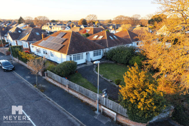 4 bed property, in Oak Avenue, £565,000