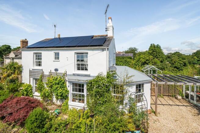 4 bed property, in Shipton Gorge, £600,000