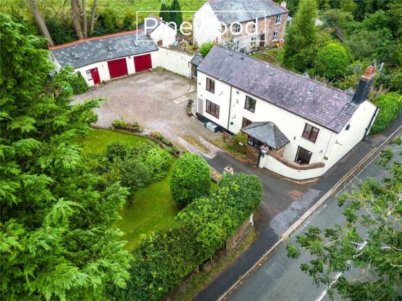 4 bed property, in Ffordd Corwen, £375,000