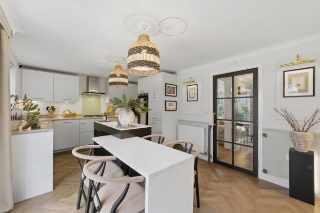 4 bed property, in Cassley Crescent, £460,000