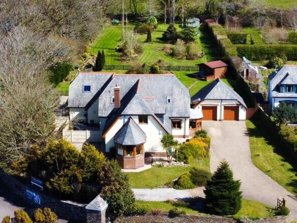 5 bed property, in Camelford, £800,000