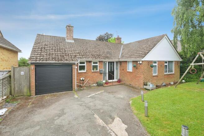 3 bed property, in Langham Road, £500,000
