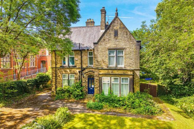 6 bed property, in St John's Vicarage, £575,000