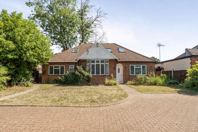 4 bed property, in Green Lane, £580,000