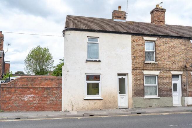 2 bed property, in Vauxhall Road, £79,950
