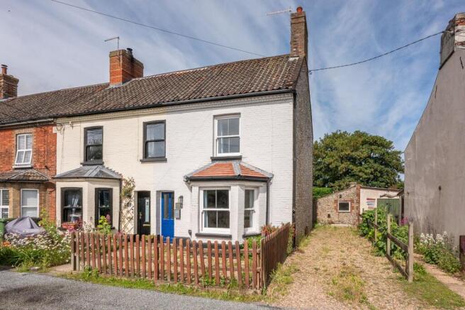 2 bed property, in 1 Malvern House, £250,000