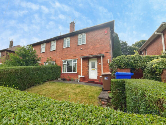2 bed property, in Sunnyside Avenue, £120,000